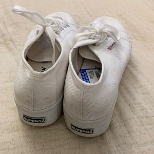 Platform white sneaker